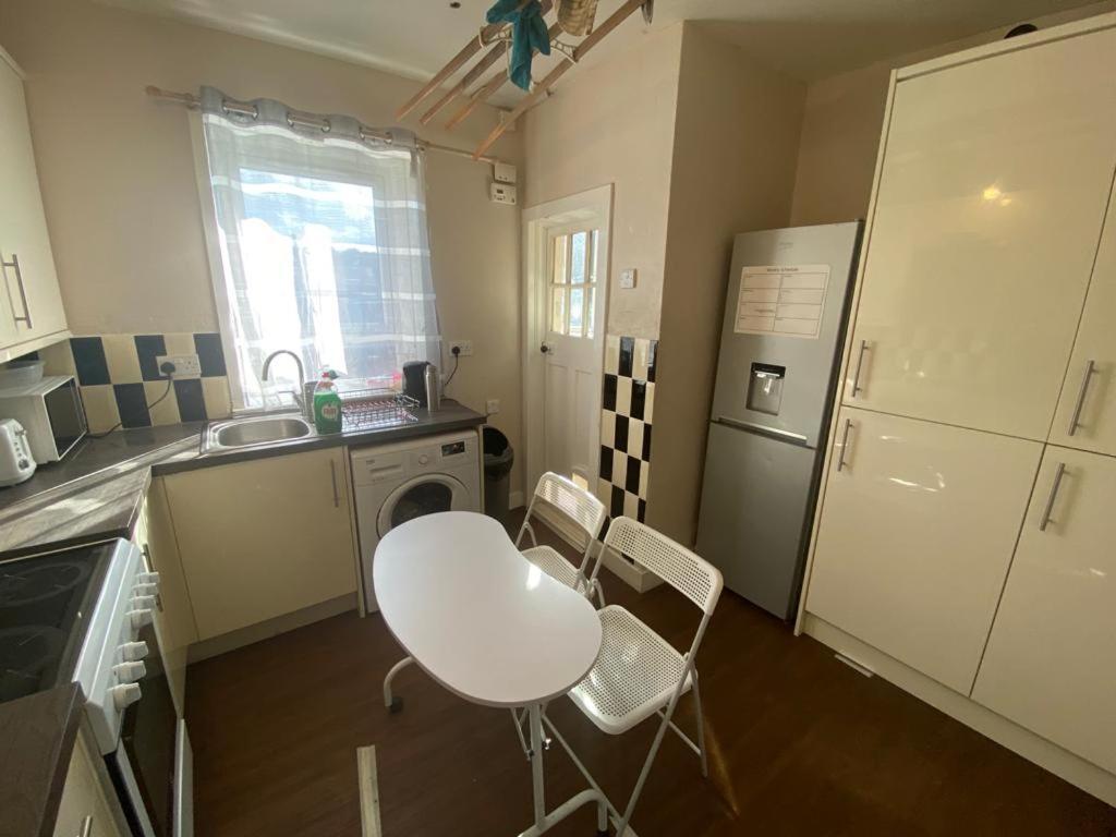 Lovely Private Room In Sandilands Dr Ab24 Aberdeen Exterior foto